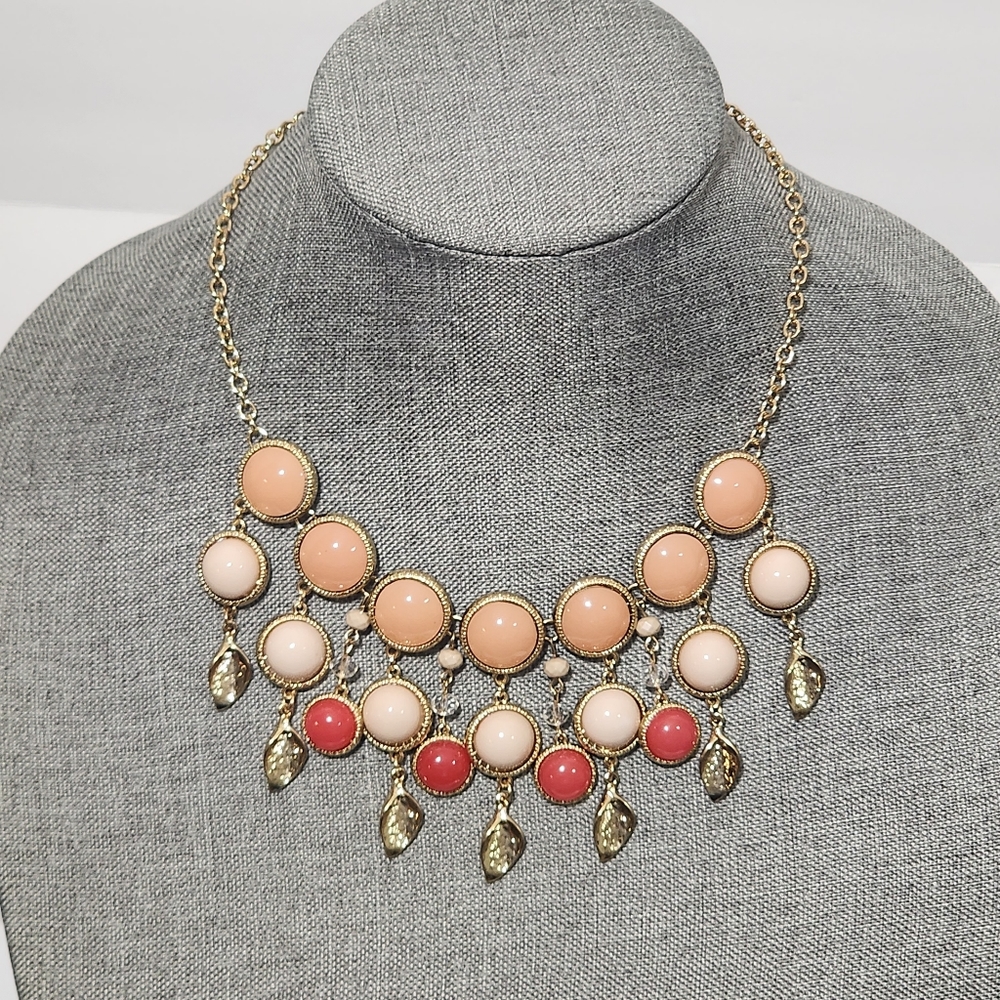 NY Peach and Pink Goldtone Bid Statement Necklace 💕